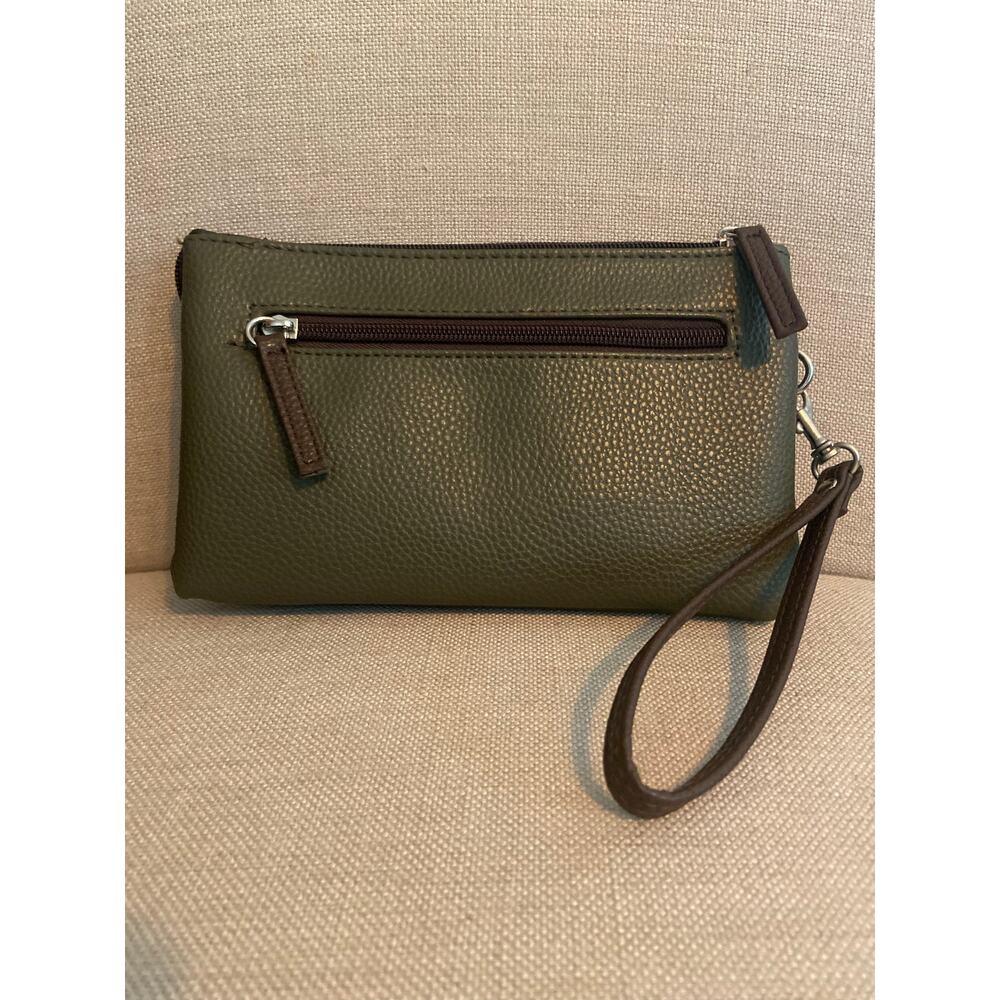 Stone Mountain pebbled leather large multi compartment wristlet in olive/brown - Picture 2 of 14